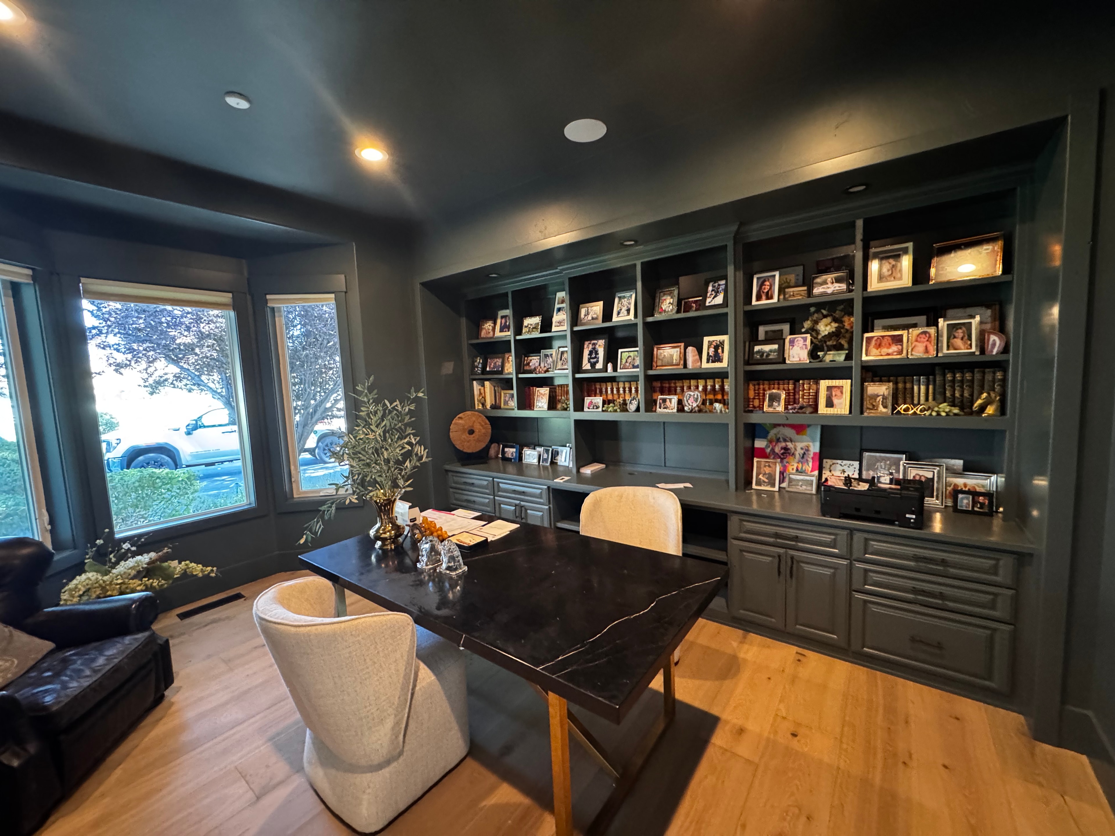 Custom Home Office & Built-In Shelving